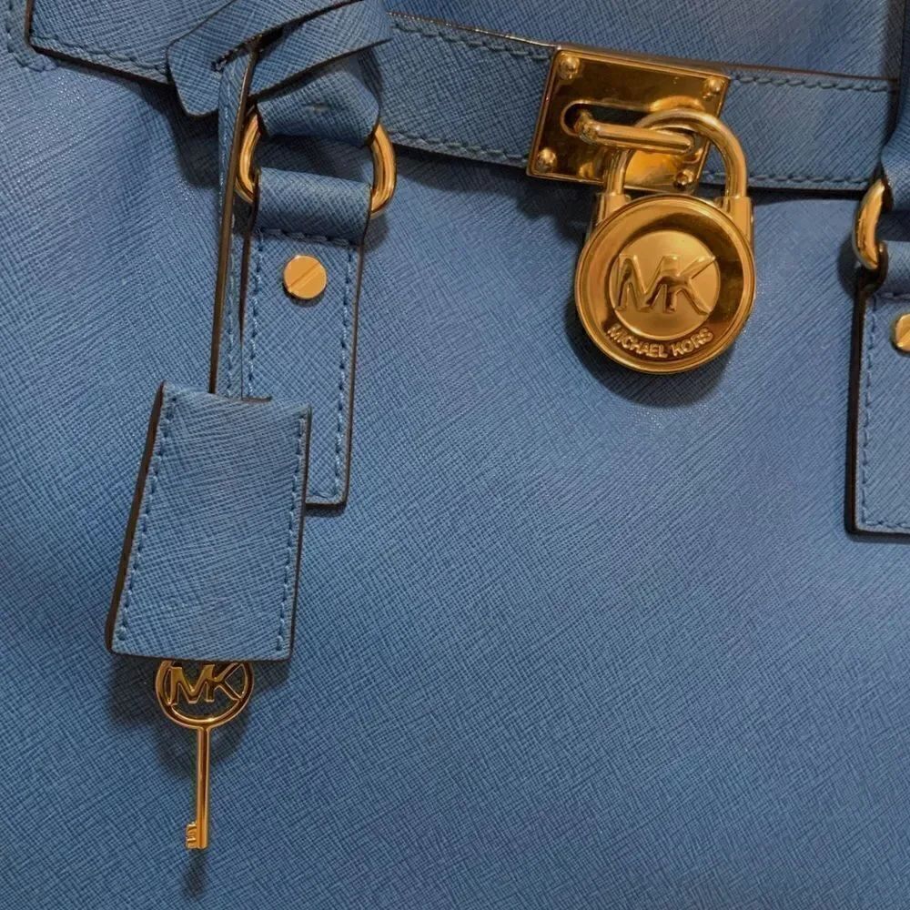 ❤️SOLD❤️MICHAEL Michael Kors Hamilton Heritage Blue PadLock Saffiano Leather Bag - Picture 9 of 10